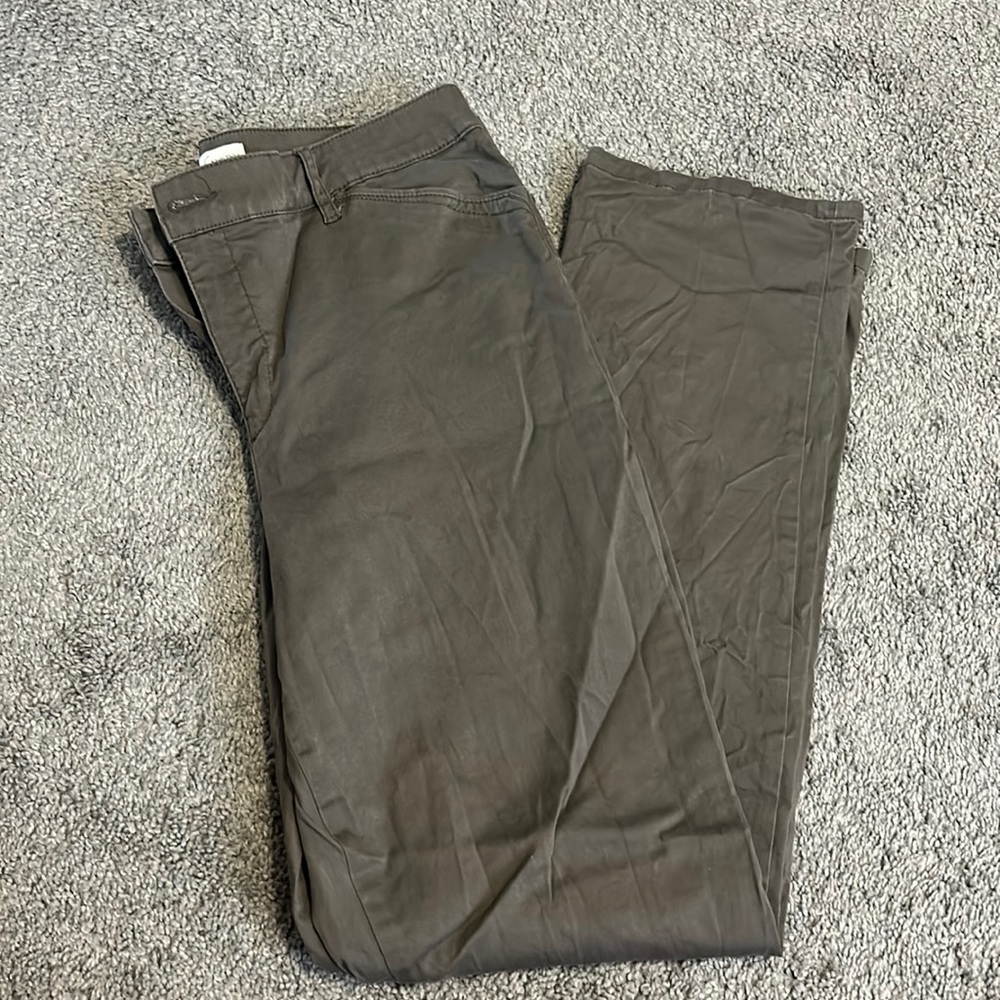 Women’s Khakis